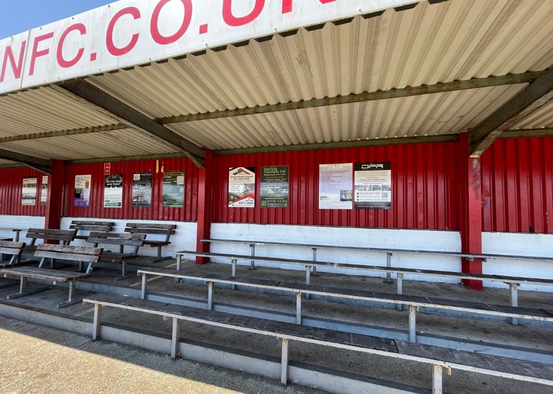 DPR Home Improvements show their support to Lymington FC